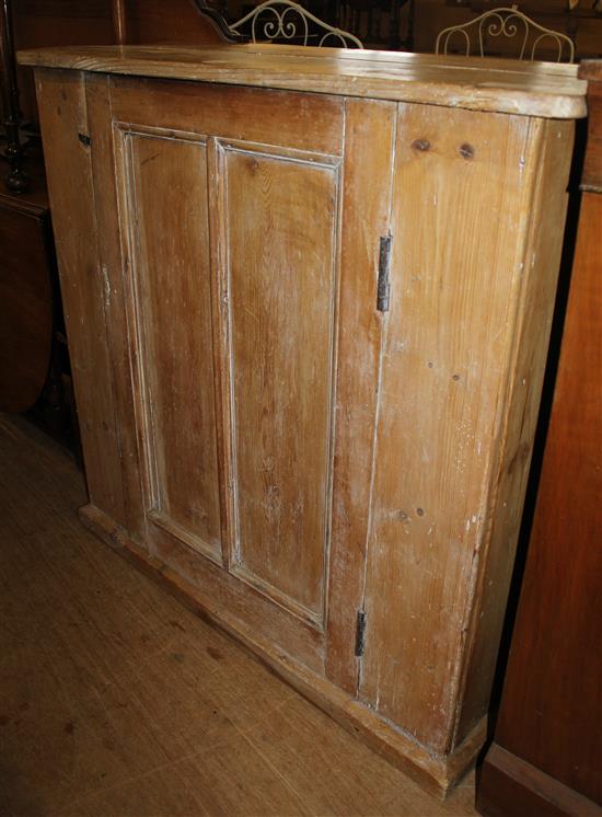 Pine dwarf cupboard